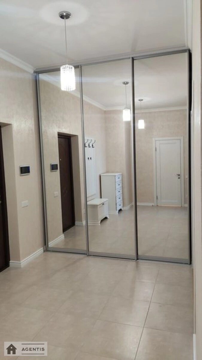 Сдам квартиру 1 комната, 50 m², 16 эт./26 этажей. 36, Євгена Коновальця вул. (Щорса), Киев. 