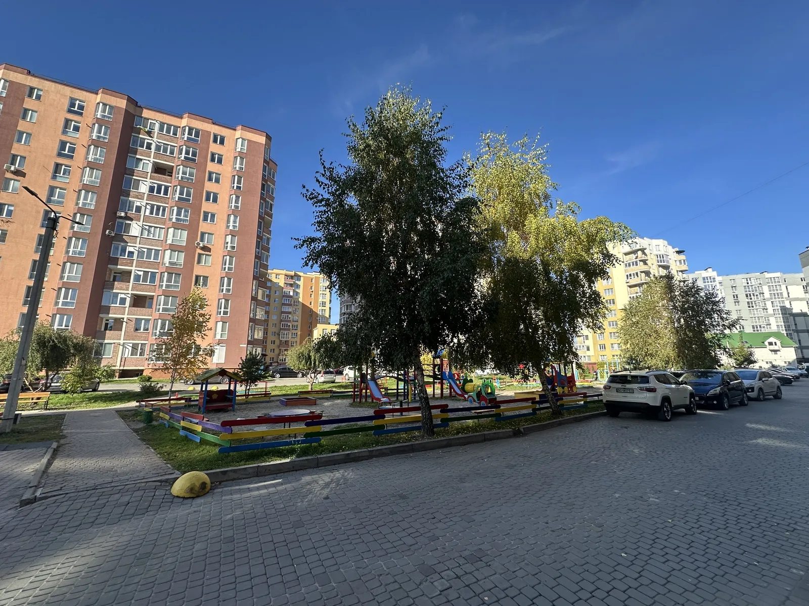 Продаж квартири 2 кімнати, 625 m², 2 пов./10 поверхів. 18, Білогірська вул., Тернопіль. 