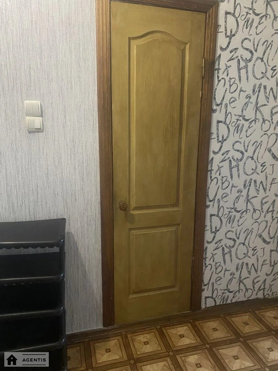 Здам квартиру 1 кімната, 48 m², 3 пов./3 поверхи. 6, Героїв полку «Азов» вул. (Маршала Малиновського), Київ. 