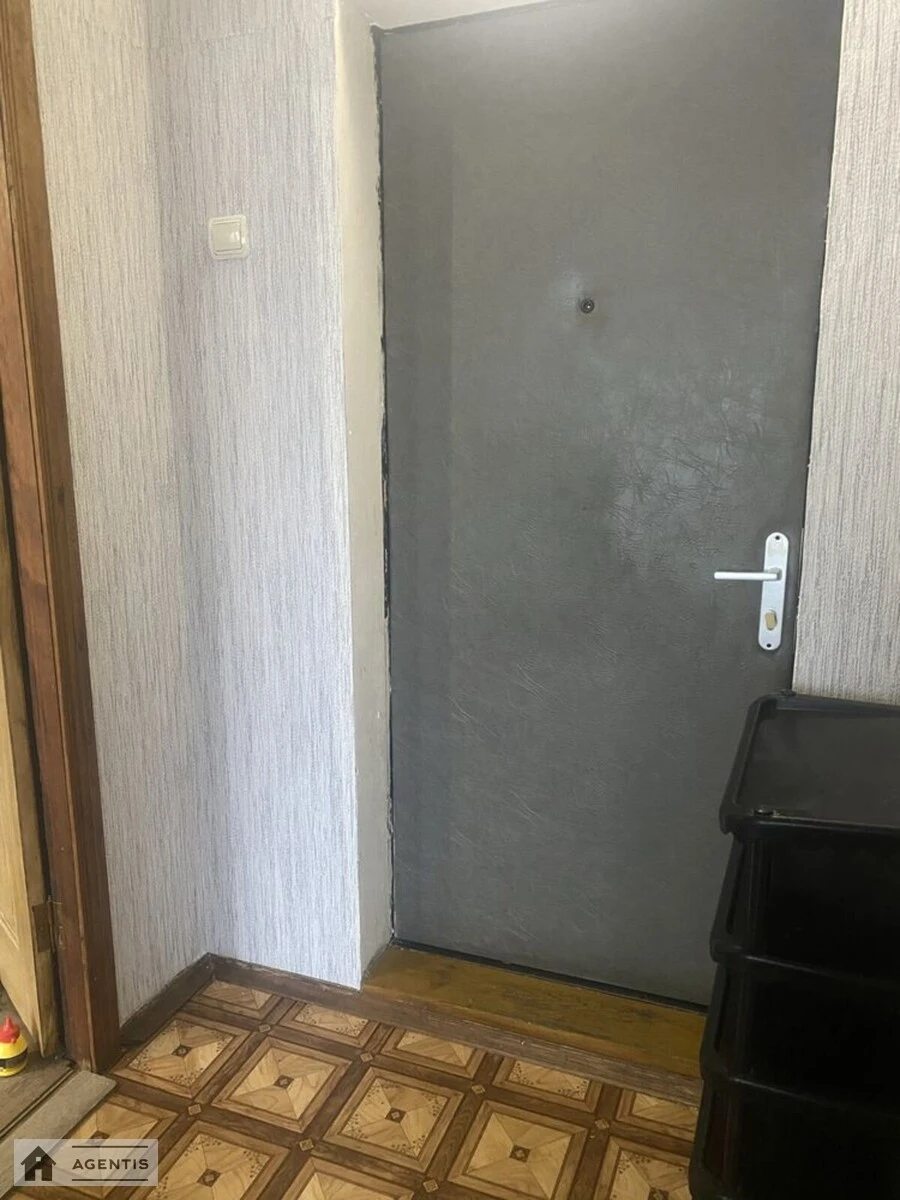 Здам квартиру 1 кімната, 48 m², 3 пов./3 поверхи. 6, Героїв полку «Азов» вул. (Маршала Малиновського), Київ. 