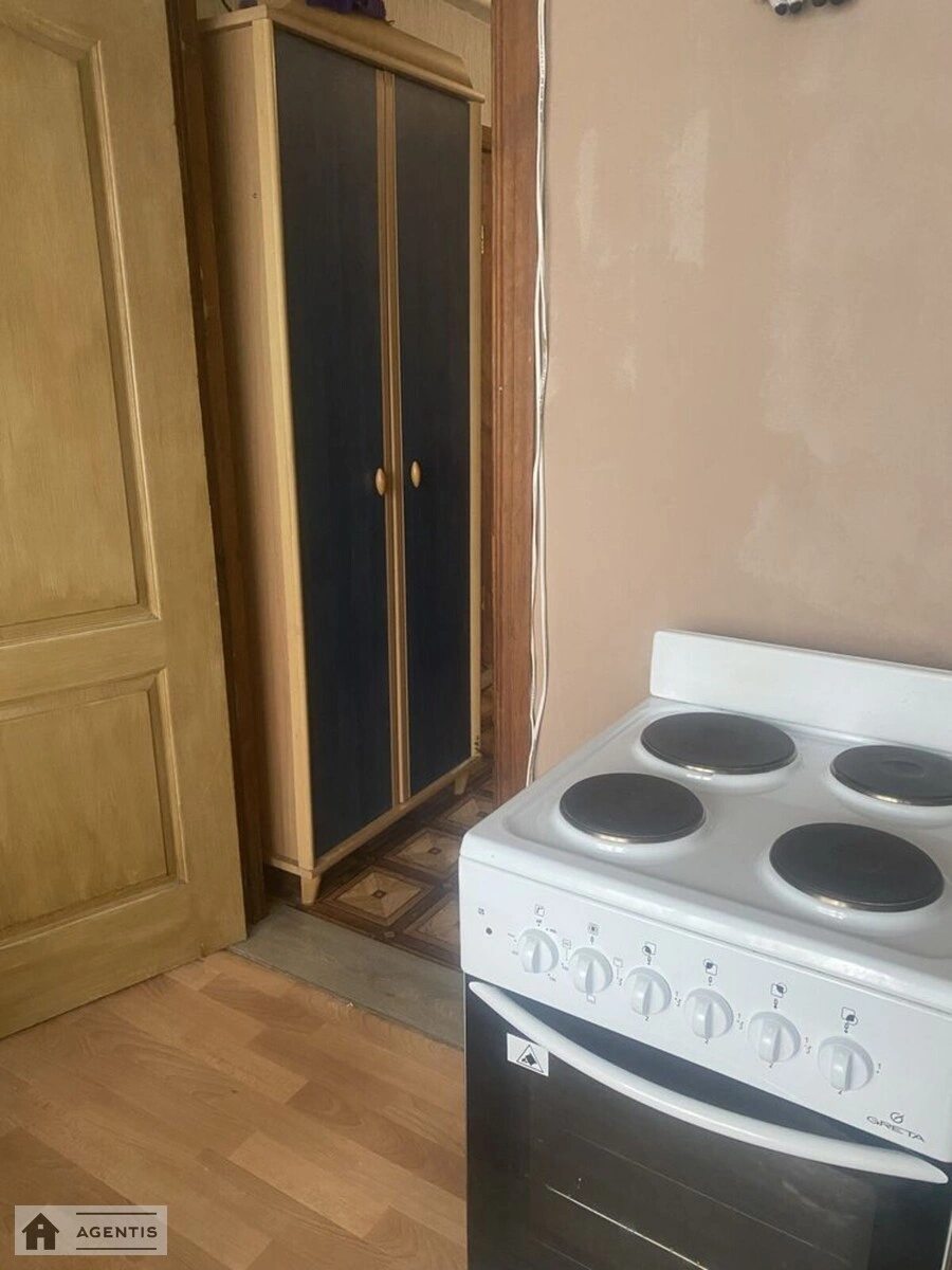 Здам квартиру 1 кімната, 48 m², 3 пов./3 поверхи. 6, Героїв полку «Азов» вул. (Маршала Малиновського), Київ. 