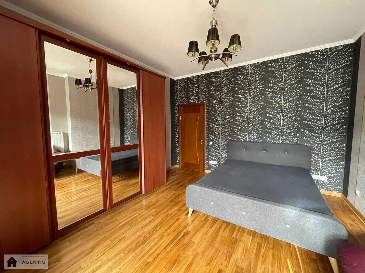 Apartment for rent 3 rooms, 116 m², 3rd fl./10 floors. Pecherskyy rayon, Kyiv. 