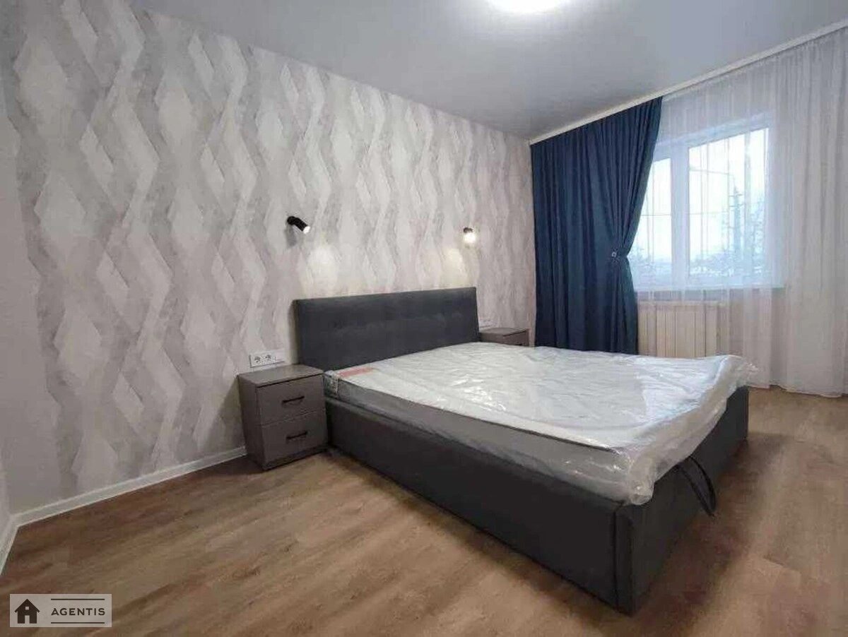 Apartment for rent 3 rooms, 86 m², 2nd fl./5 floors. 10, Desnyanska 10, Kyiv. 