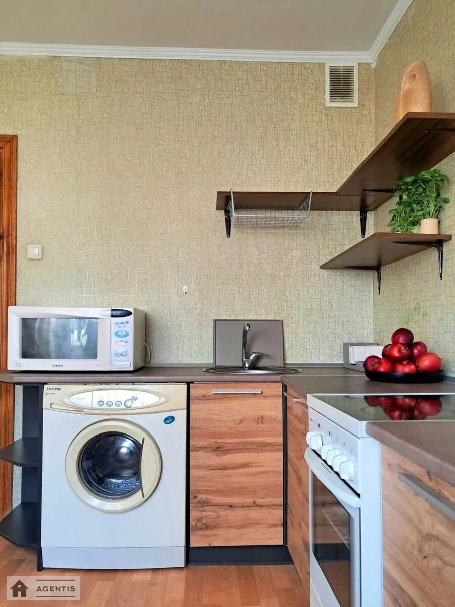 Здам квартиру 1 кімната, 42 m², 10 пов./16 поверхів. 8, Драгоманова 8, Київ. 