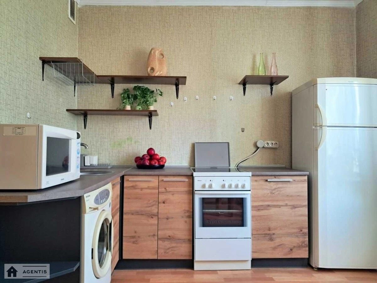 Здам квартиру 1 кімната, 42 m², 10 пов./16 поверхів. 8, Драгоманова 8, Київ. 