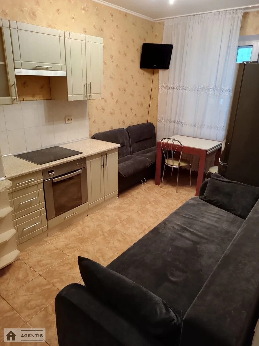 Apartment for rent 2 rooms, 67 m², 9th fl./18 floors. 5, Solomiyi Krushelnytskoyi vul., Kyiv. 