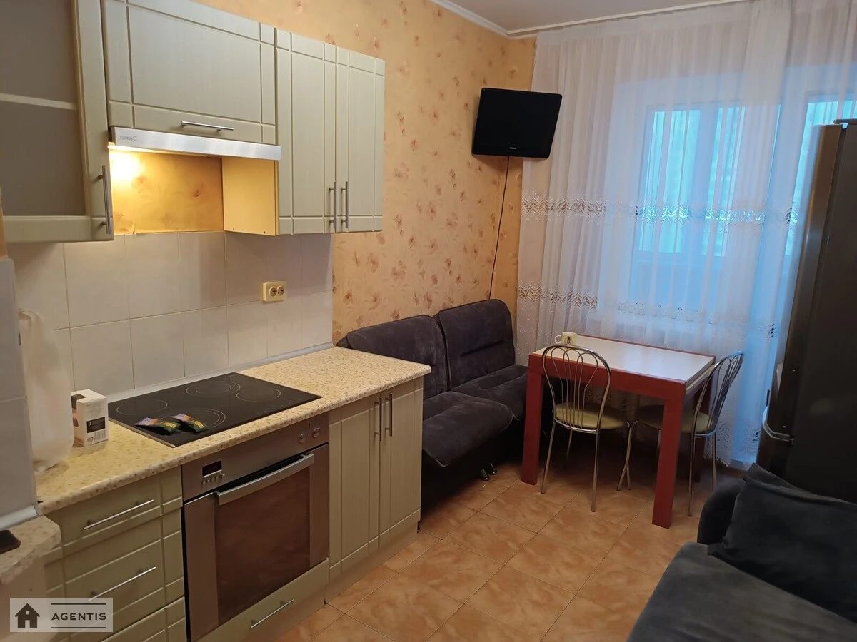 Apartment for rent 2 rooms, 67 m², 9th fl./18 floors. 5, Solomiyi Krushelnytskoyi vul., Kyiv. 