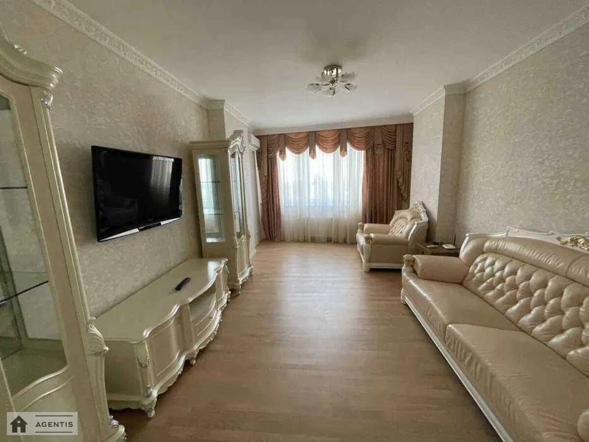 Apartment for rent 3 rooms, 86 m², 3rd fl./16 floors. 30, Serhiya Danchenka vul., Kyiv. 