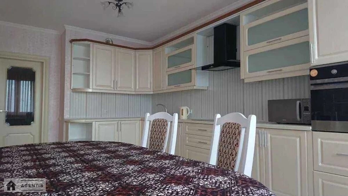 Apartment for rent 3 rooms, 86 m², 3rd fl./16 floors. 30, Serhiya Danchenka vul., Kyiv. 