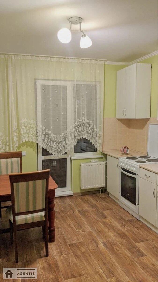 Здам квартиру 3 кімнати, 81 m², 15 пов./16 поверхів. 60, Тираспольська 60, Київ. 