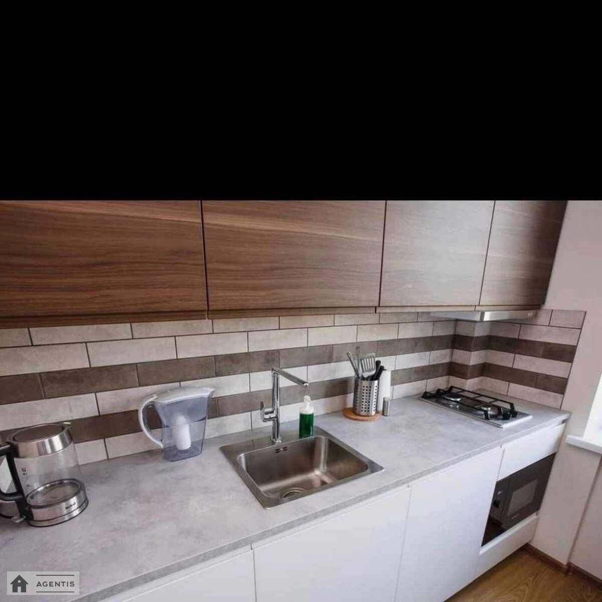 Apartment for rent 1 room, 52 m², 3rd fl./8 floors. Klovskiy, Kyiv. 