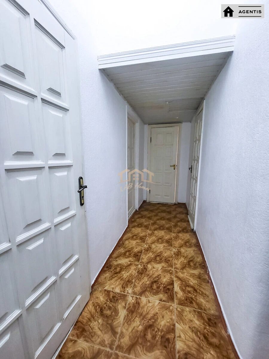 Apartment for rent 3 rooms, 81 m², 4th fl./4 floors. 18, Prorizna 18, Kyiv. 