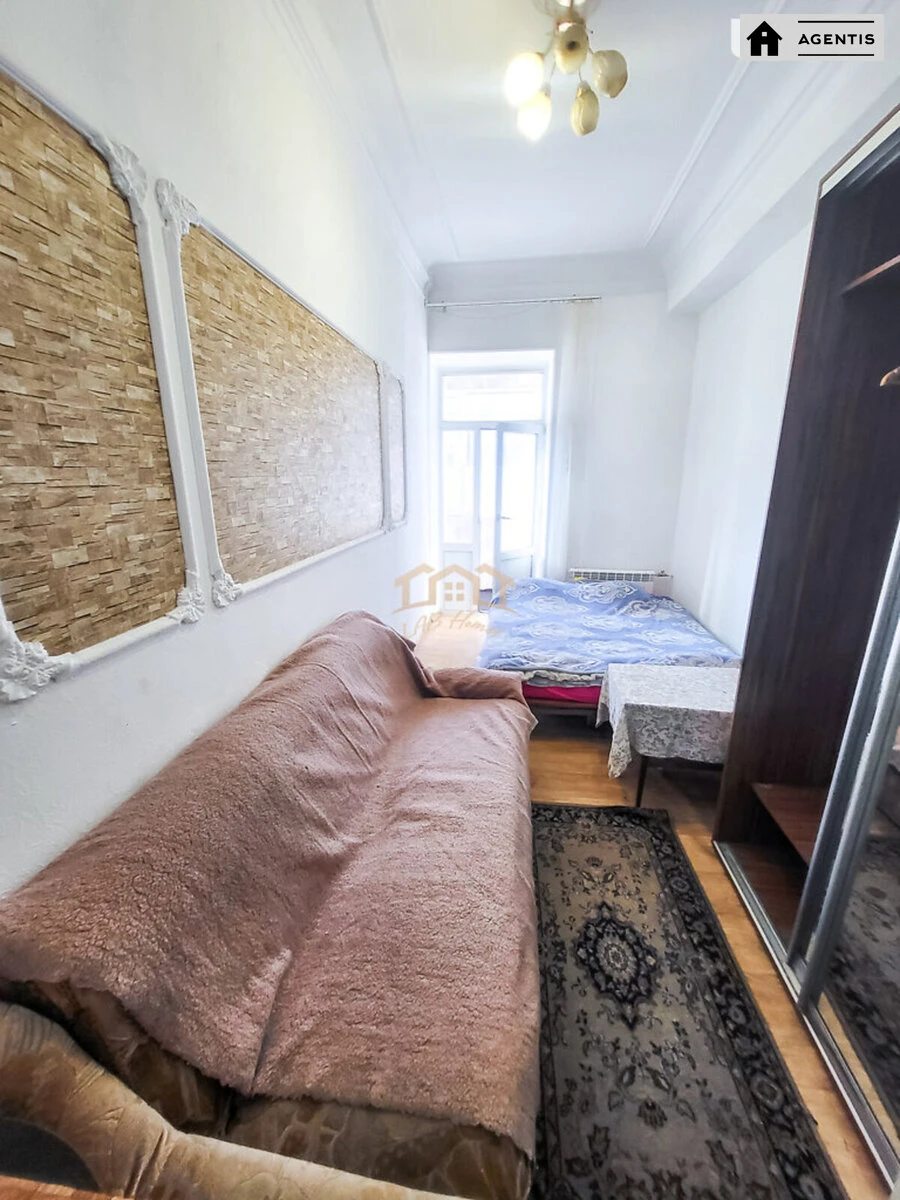 Сдам квартиру 3 комнаты, 81 m², 4 эт./4 этажа. 18, Прорезная 18, Киев. 