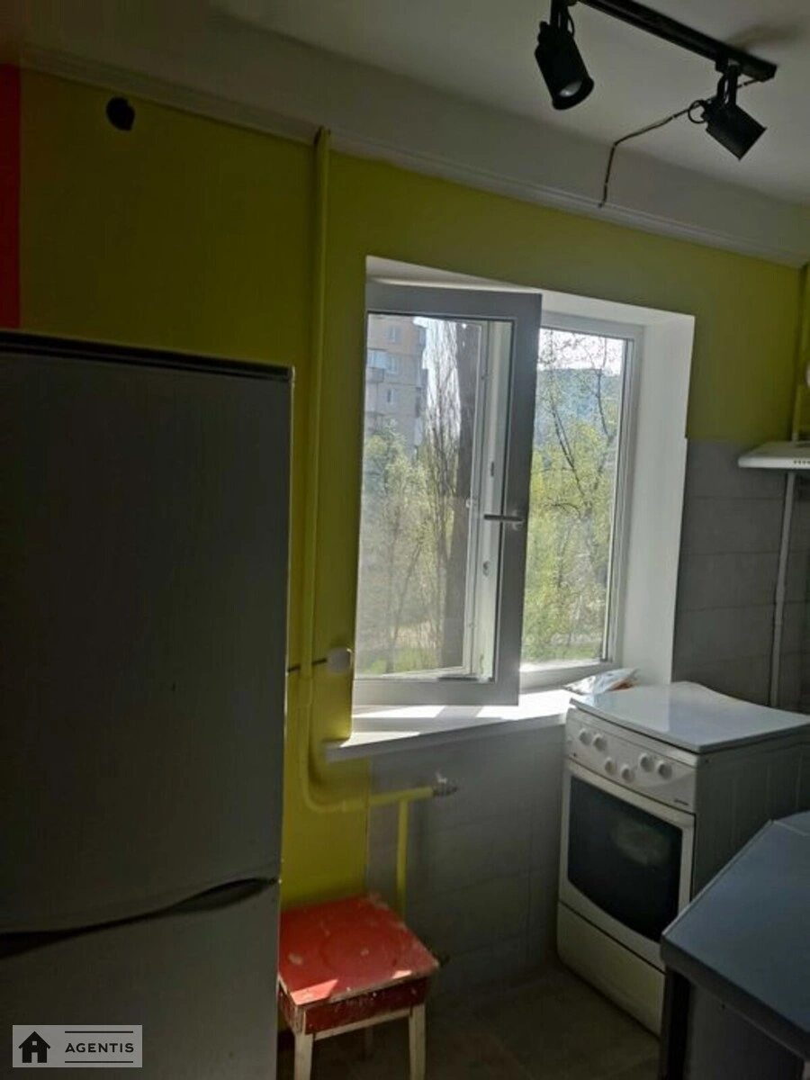 Здам квартиру 1 кімната, 24 m², 5 пов./9 поверхів. Жуля Верна бульв. (Ромена Роллана), Київ. 