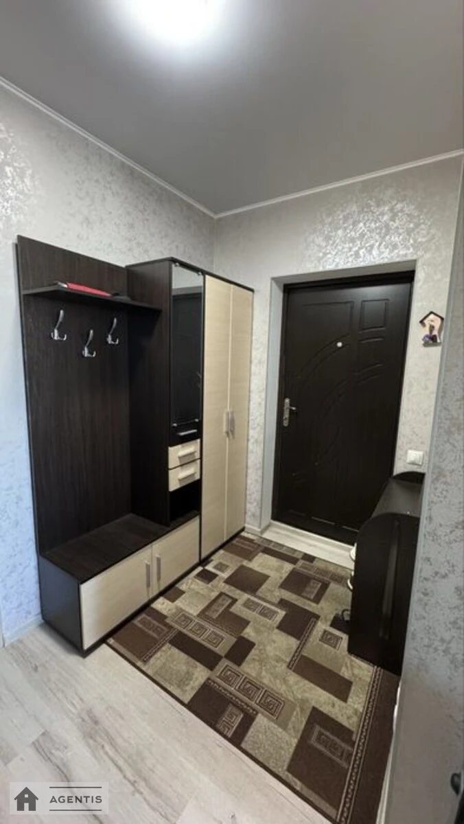 Сдам квартиру 2 комнаты, 66 m², 7 эт./10 этажей. 26, Героїв Небесної Сотні вул., Киев. 