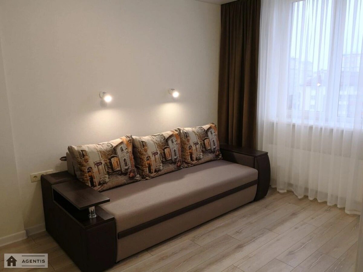 Apartment for rent 1 room, 39 m², 7th fl./10 floors. 1, Lvivska 1, Kyiv. 