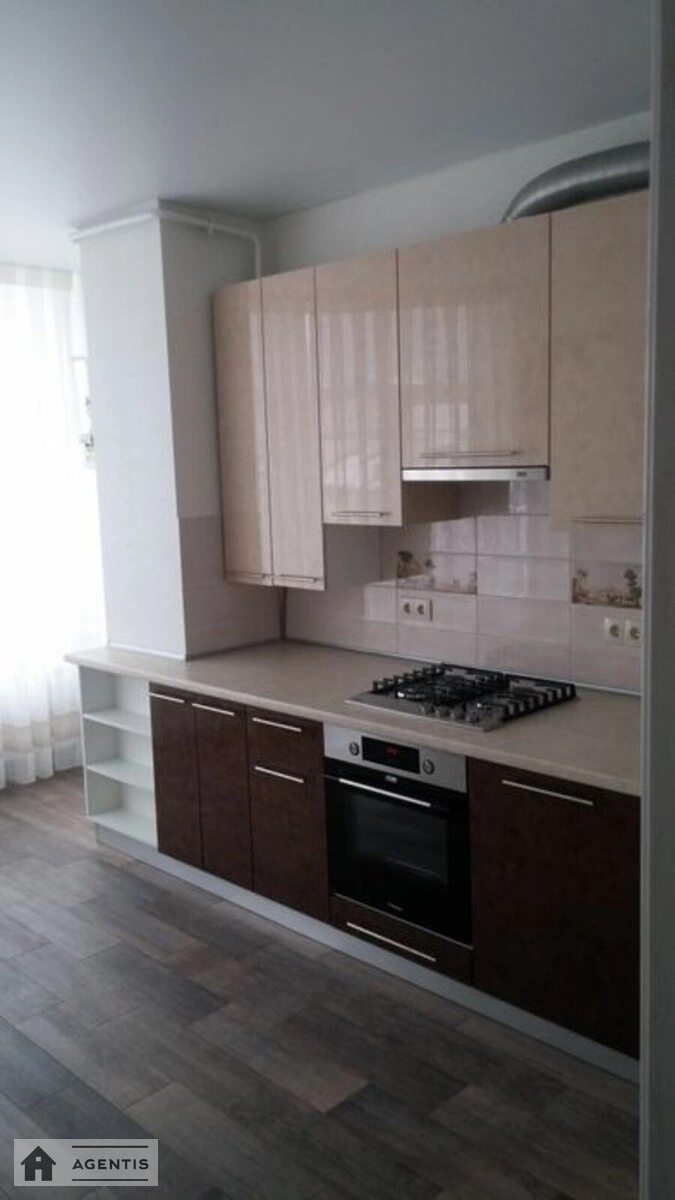 Apartment for rent 1 room, 39 m², 7th fl./10 floors. 1, Lvivska 1, Kyiv. 