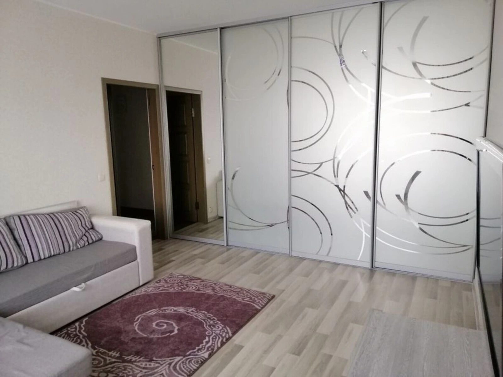 Apartment for rent 2 rooms, 64 m², 18th fl./18 floors. 31, Anny Akhmatovoy ul., Kyiv. 