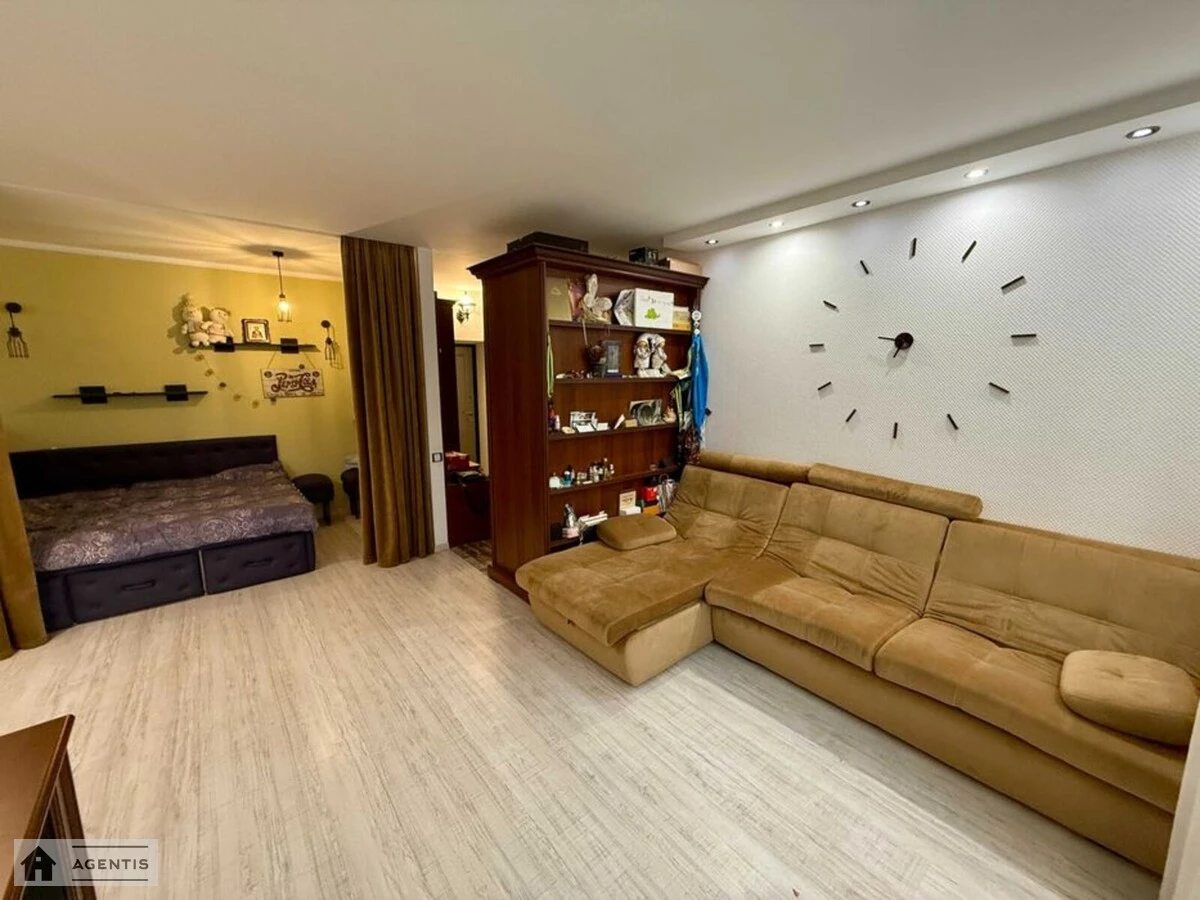 Apartment for rent 1 room, 47 m², 2nd fl./8 floors. 1-a Sadova vul., Kyiv. 