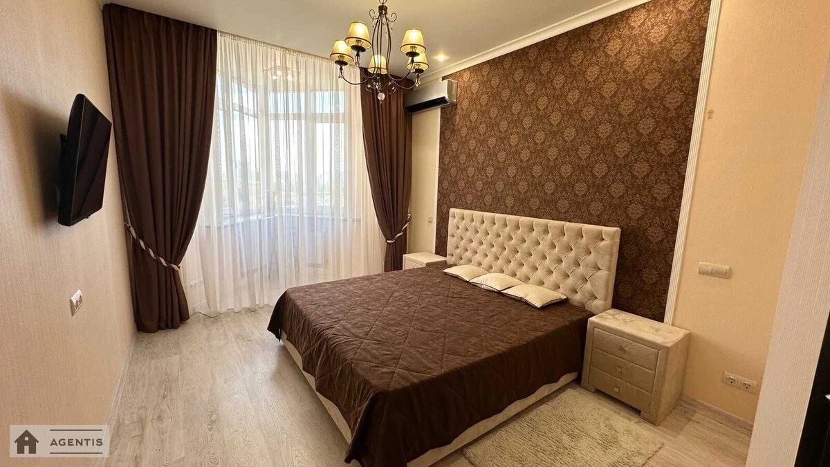 Apartment for rent 3 rooms, 117 m², 11th fl./25 floors. 32, Yevhena Konovaltsya vul. Shchorsa, Kyiv. 