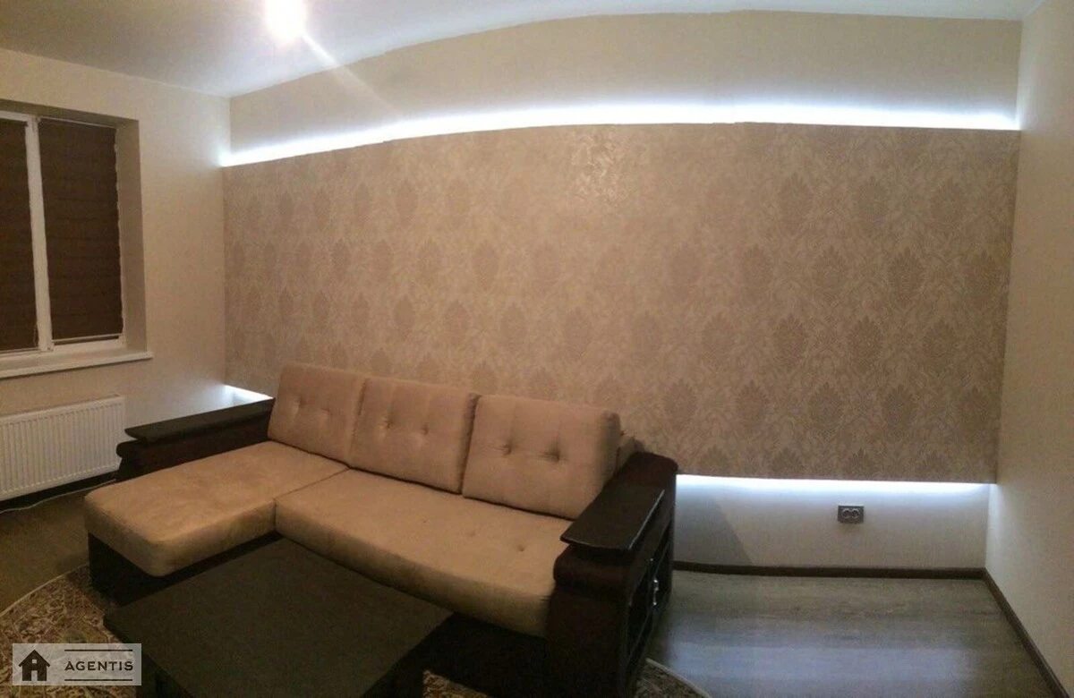 Apartment for rent 2 rooms, 60 m², 1st fl./6 floors. Fizkultury, Kyiv. 