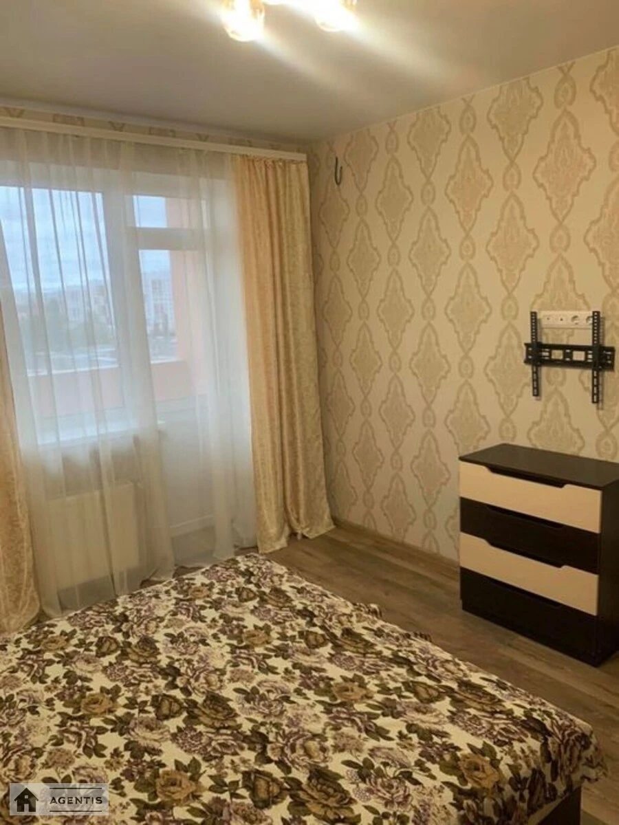 Сдам квартиру 2 комнаты, 65 m², 6 эт./12 этажей. Павла Чубинського вул. (Крупської), Киев. 