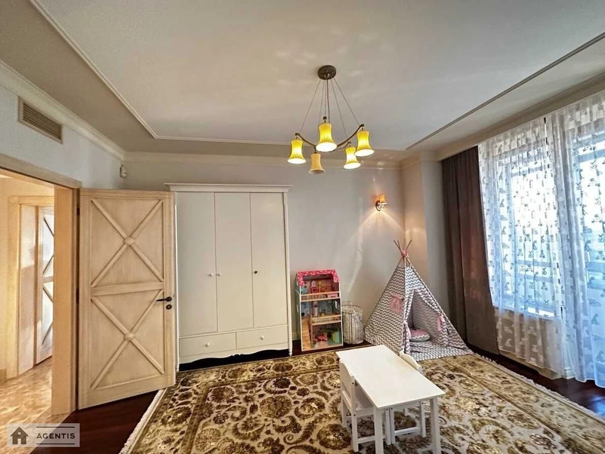 Сдам квартиру 3 комнаты, 186 m², 15 эт./17 этажей. 59, Жилянская 59, Киев. 