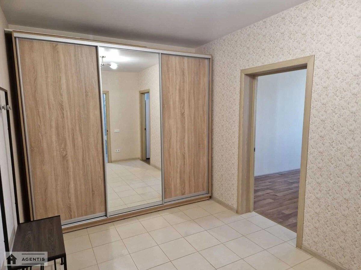 Сдам квартиру 1 комната, 50 m², 10 эт./19 этажей. 40, Патріарха Мстислава Скрипника вул. (Миколи Островського), Киев. 