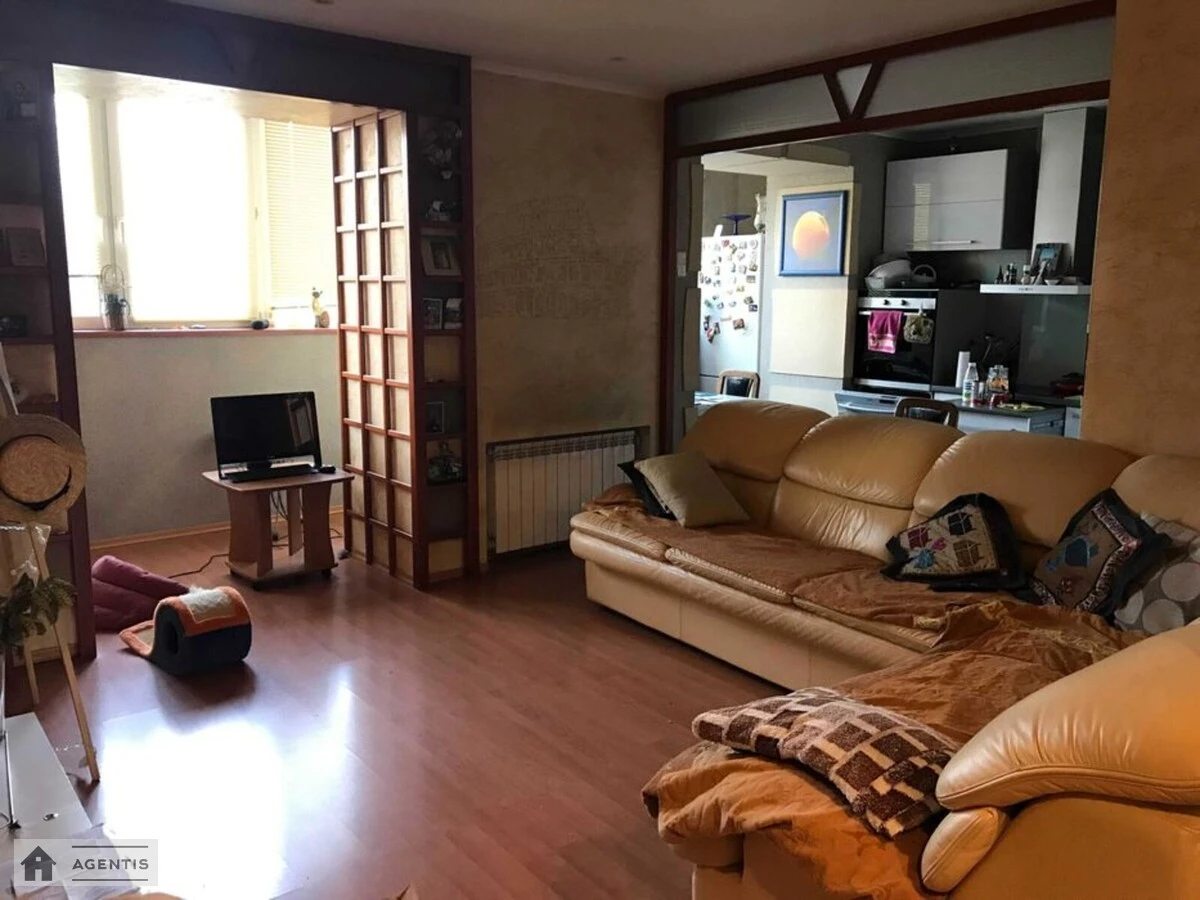 Сдам квартиру 2 комнаты, 60 m², 2 эт./16 этажей. 25, Ушинского 25, Киев. 