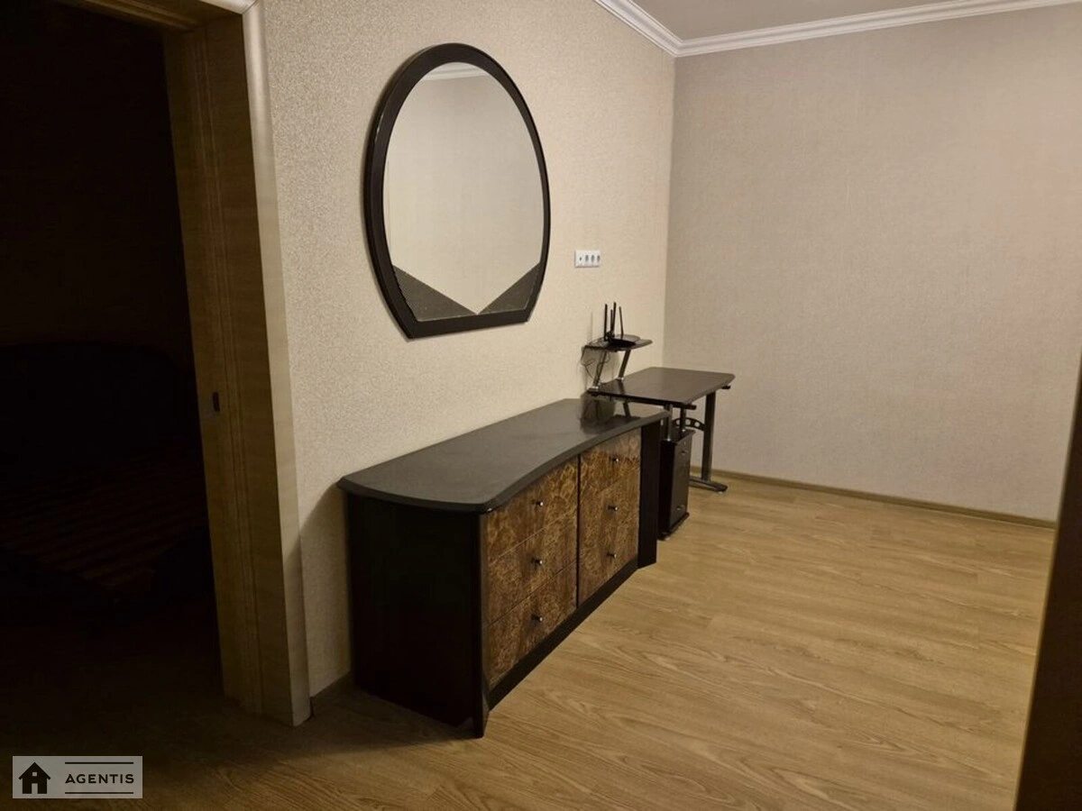 Сдам квартиру 2 комнаты, 60 m², 5 эт./23 этажа. 3, Юрія Шумського вул., Киев. 