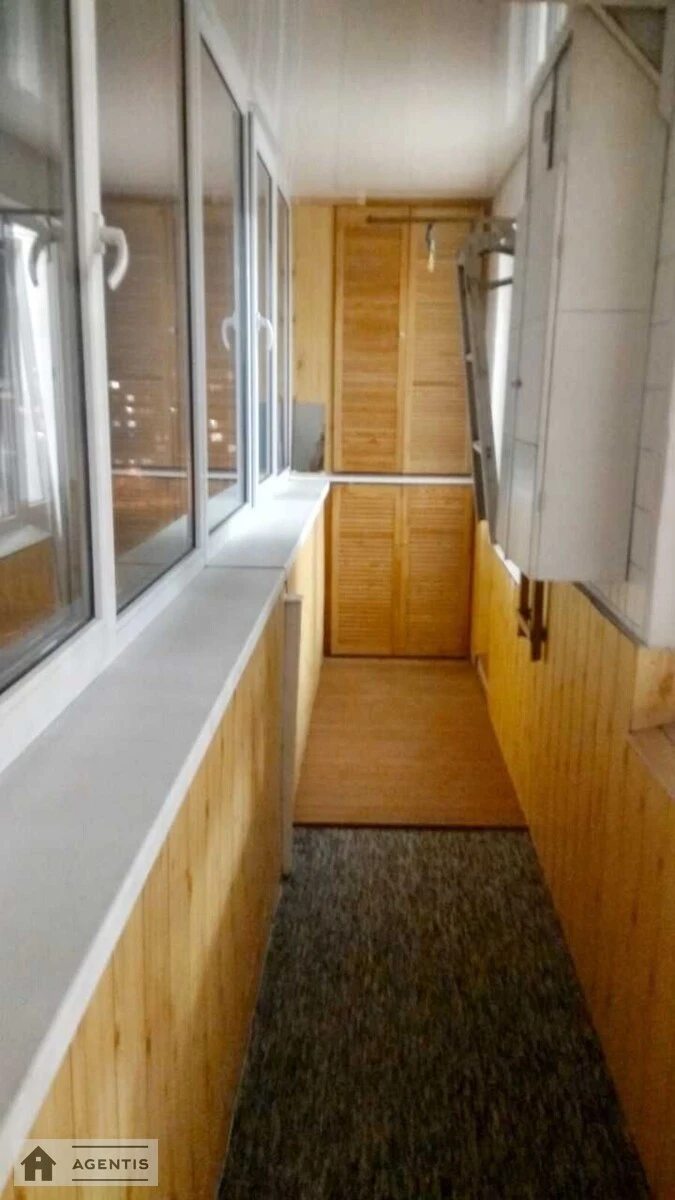 Сдам квартиру 2 комнаты, 51 m², 8 эт./9 этажей. 9, Оболонский 9, Киев. 