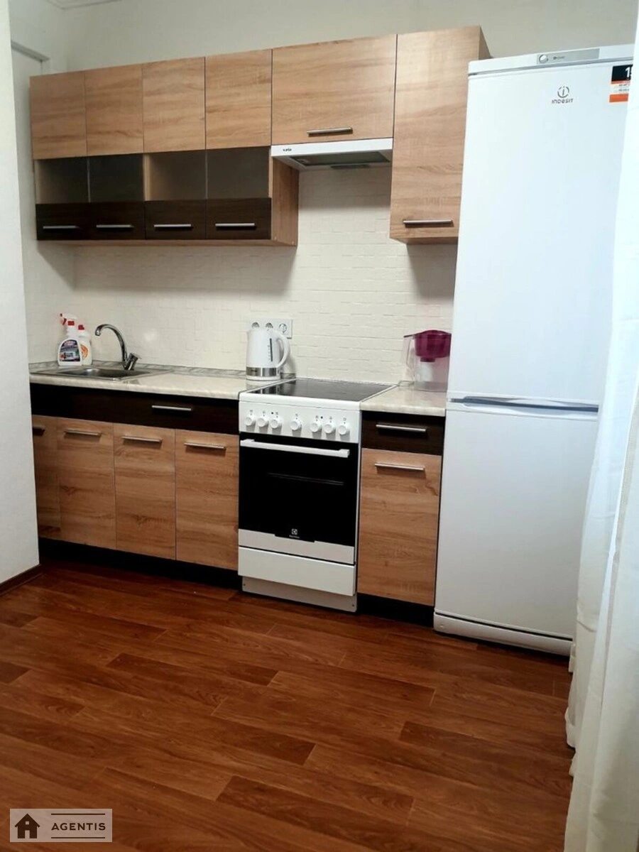 Apartment for rent 1 room, 43 m², 17th fl./25 floors. 7, Sofiyi Rusovoyi vul., Kyiv. 