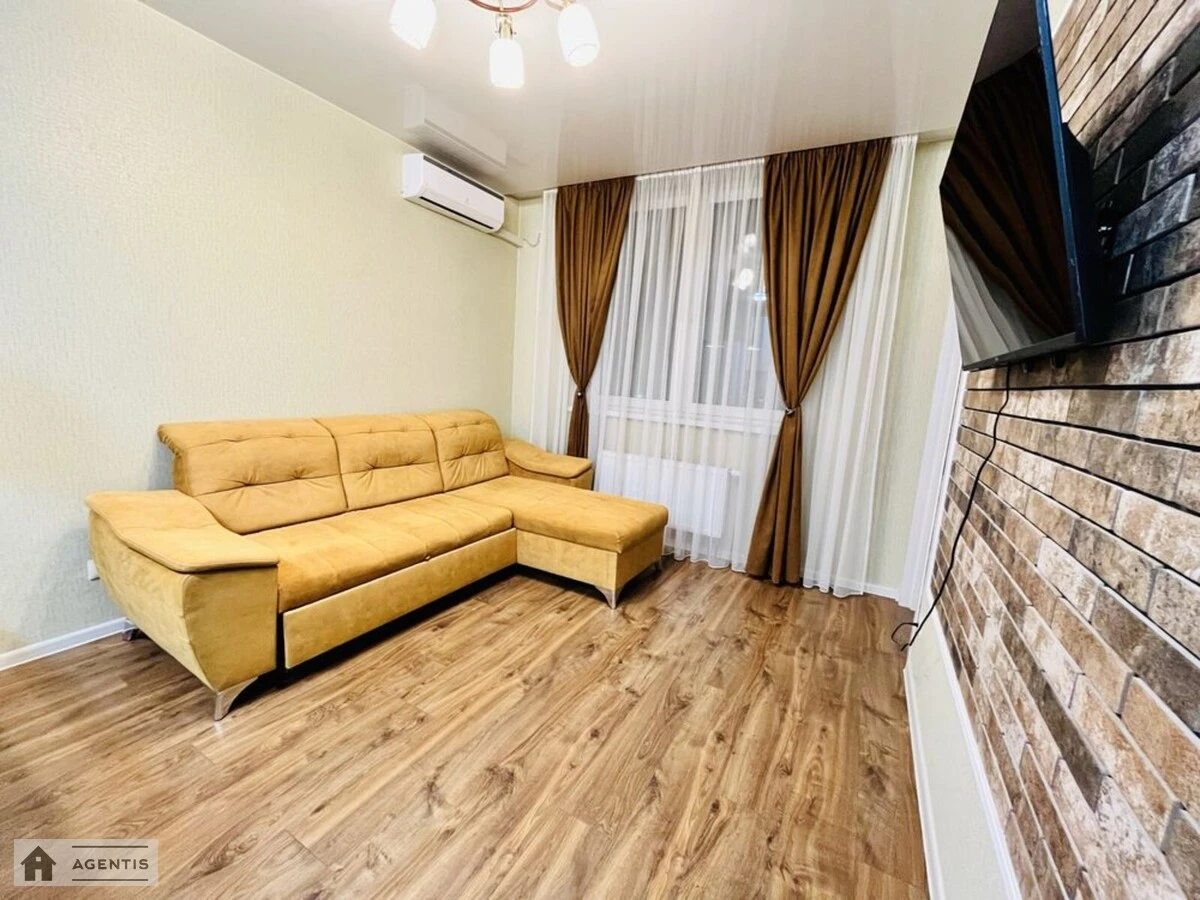 Apartment for rent 1 room, 45 m², 21st fl./25 floors. 3, Baltiyskiy 3, Kyiv. 