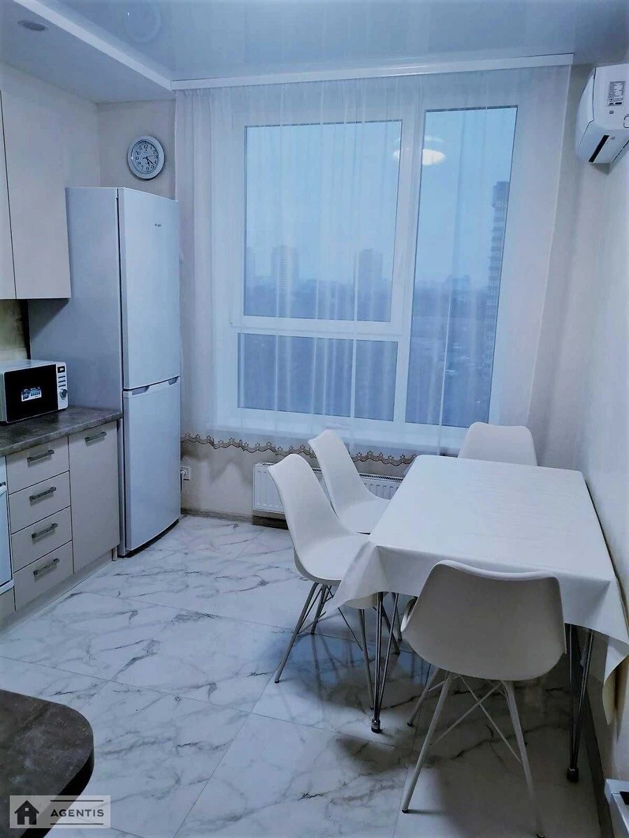 Apartment for rent 2 rooms, 65 m², 15th fl./25 floors. 7, Vasylya Stusa vul., Kyiv. 