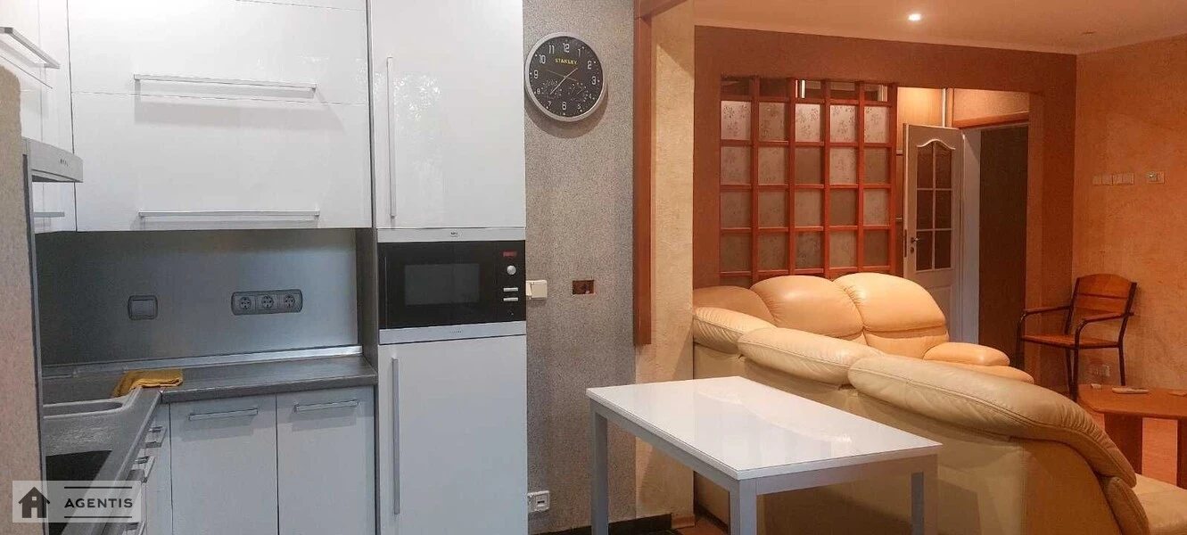 Сдам квартиру 2 комнаты, 68 m², 2 эт./15 этажей. 25, Ушинского 25, Киев. 