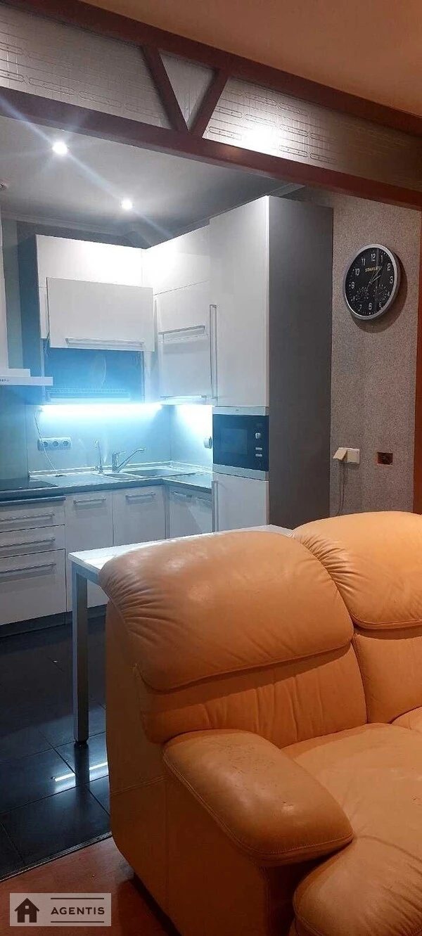 Apartment for rent 2 rooms, 68 m², 2nd fl./15 floors. 25, Ushynskogo 25, Kyiv. 