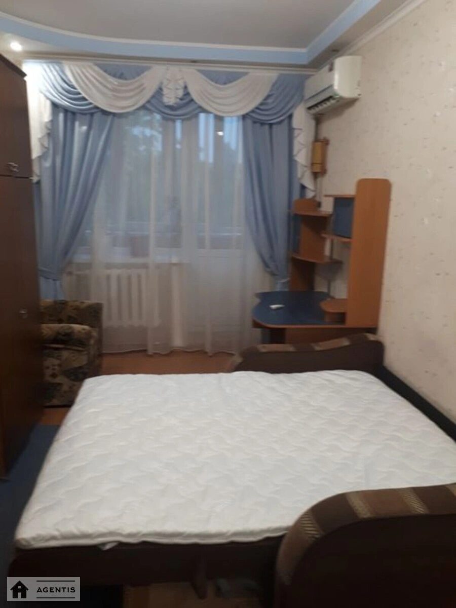 Здам квартиру 1 кімната, 32 m², 3 пов./5 поверхів. 16, Соборності просп. (Воззєднання), Київ. 