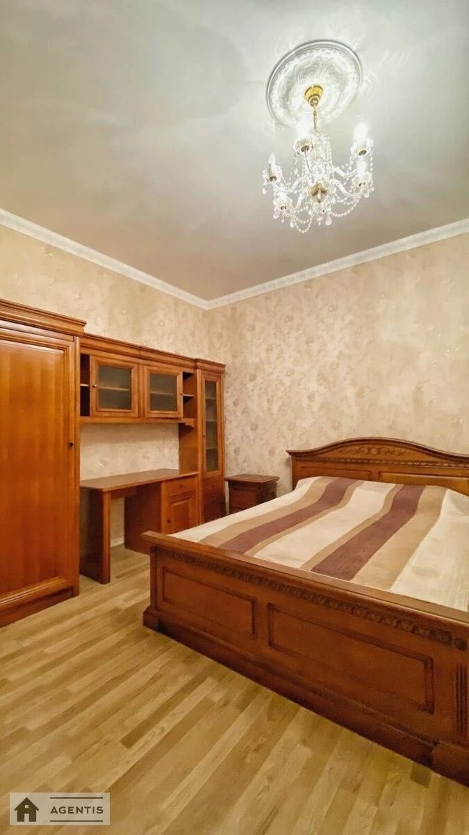 Сдам квартиру 3 комнаты, 134 m², 5 эт./24 этажа. 7, Леси Украинки 7, Киев. 