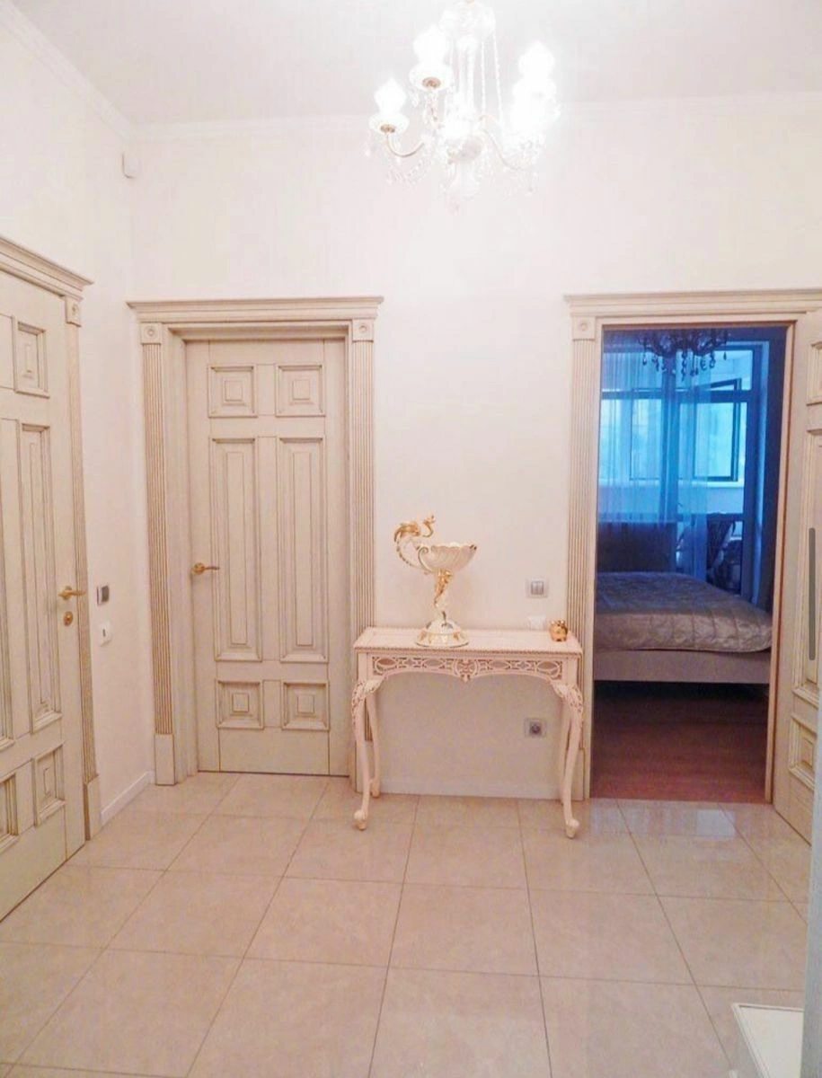 Сдам квартиру 1 комната, 50 m², 2 эт./24 этажа. 12, Андрія Верхогляда вул. (Михайла Драгомірова), Киев. 