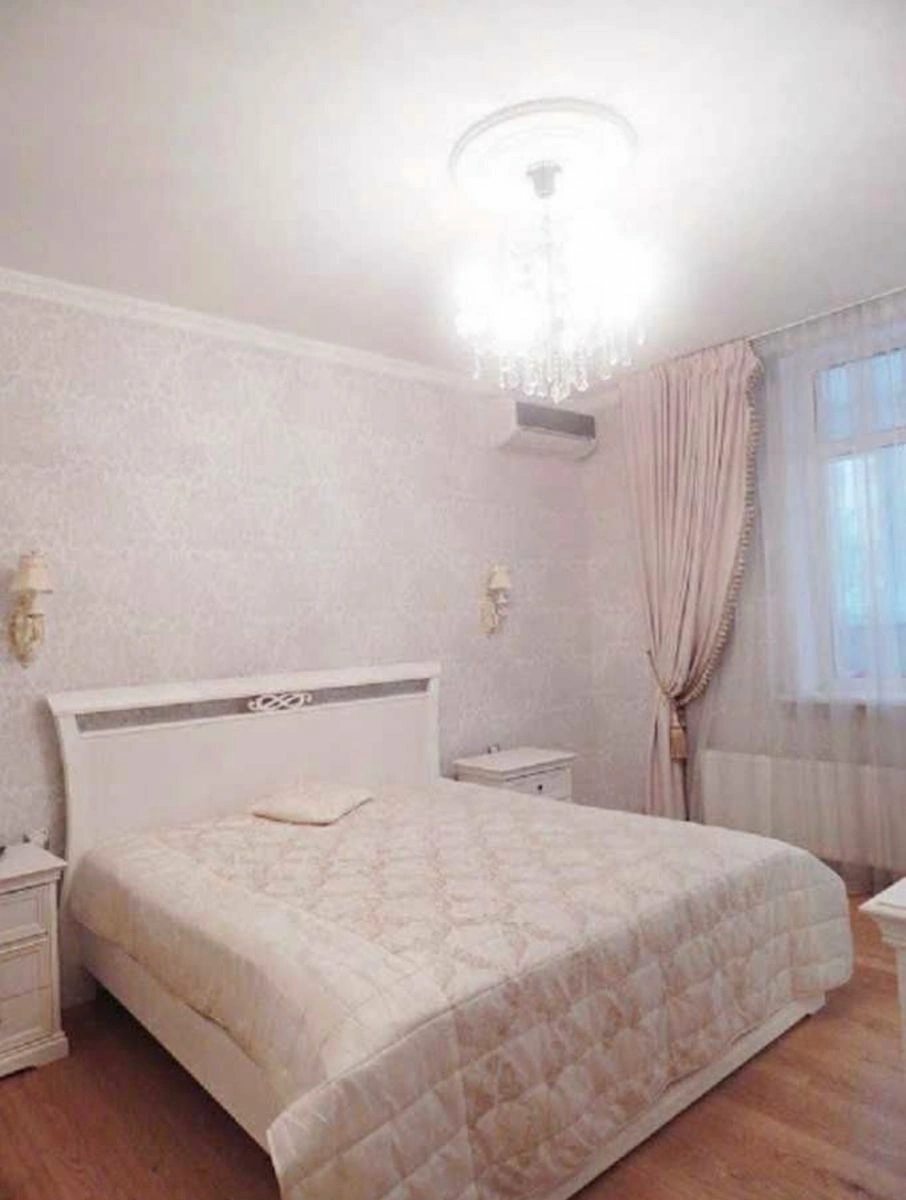 Apartment for rent 1 room, 50 m², 2nd fl./24 floors. 12, Andriya Verkhohlyada vul. Mykhayla Drahomirova, Kyiv. 