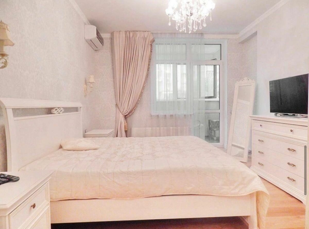 Apartment for rent 1 room, 50 m², 2nd fl./24 floors. 12, Andriya Verkhohlyada vul. Mykhayla Drahomirova, Kyiv. 