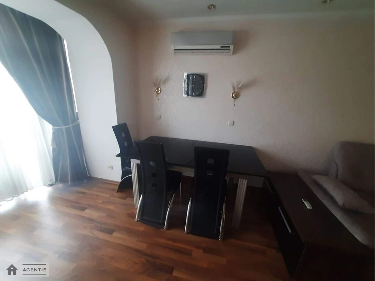 Apartment for rent 3 rooms, 110 m², 9th fl./19 floors. 56, Yuliyi Zdanovskoyi vul. Mykhayla Lomonosova, Kyiv. 