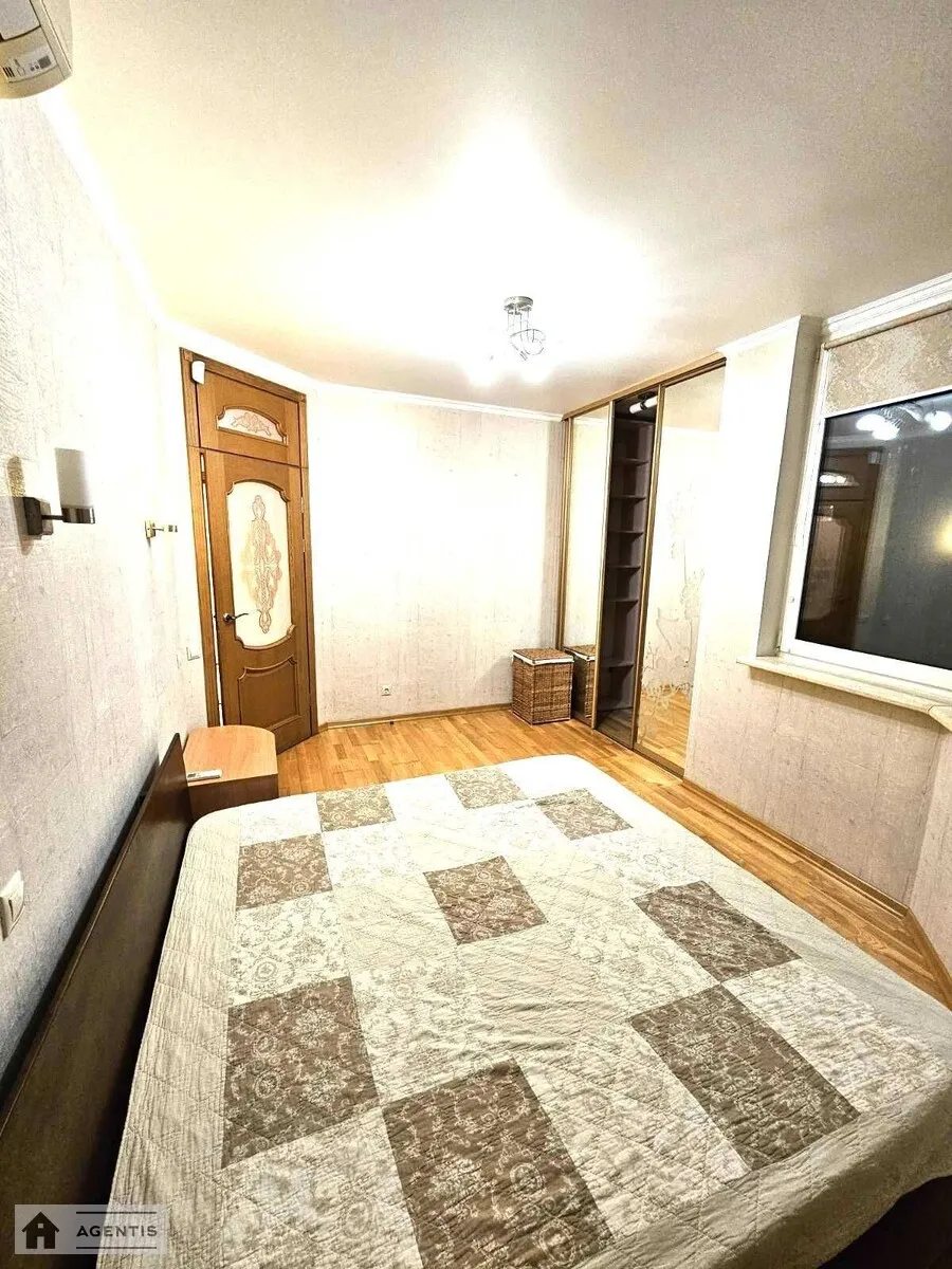 Сдам квартиру 2 комнаты, 70 m², 13 эт./20 этажей. 5, Степана Рудницького вул., Киев. 