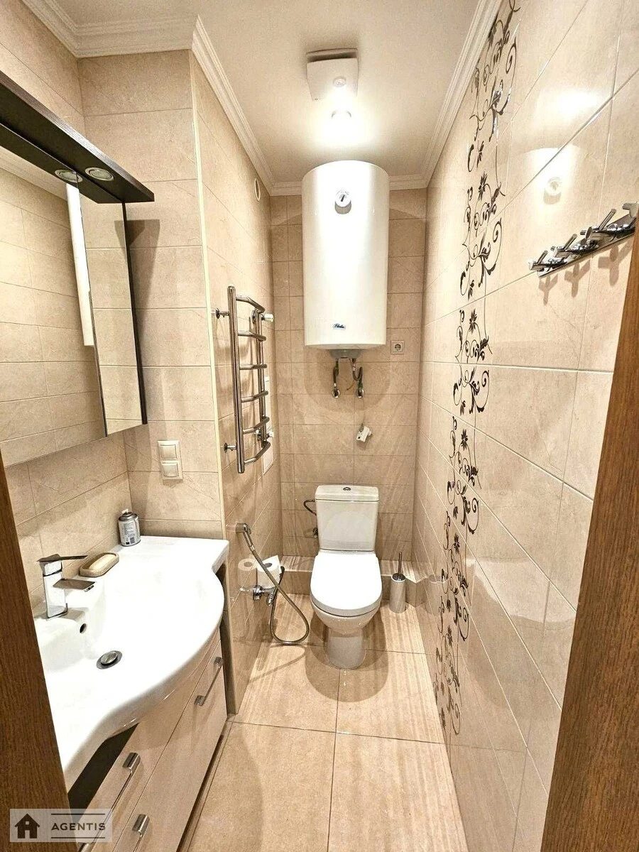 Сдам квартиру 2 комнаты, 70 m², 13 эт./20 этажей. 5, Степана Рудницького вул., Киев. 