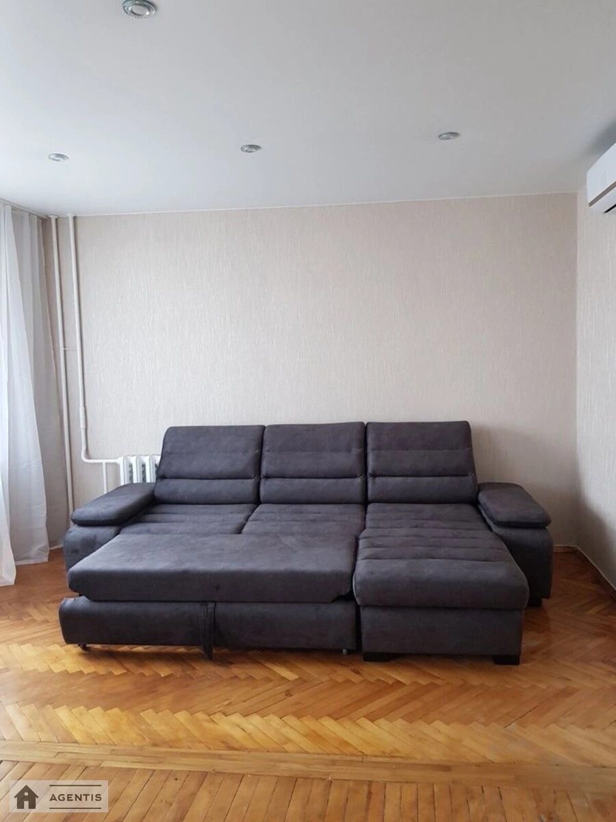 Apartment for rent 2 rooms, 63 m², 8th fl./9 floors. 24, Kubanskoyi Ukrayiny vul. Marshala Zhukova, Kyiv. 