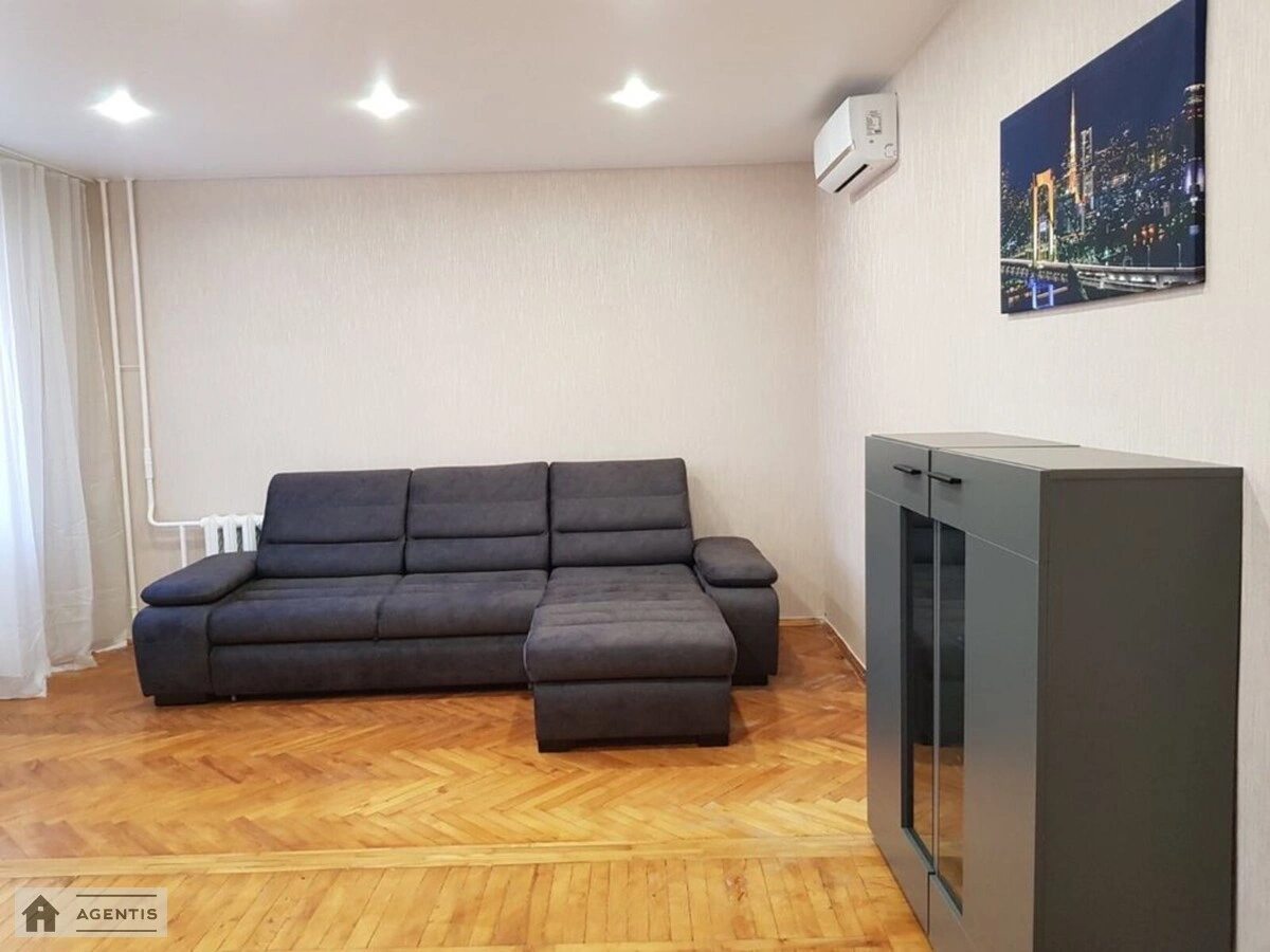 Apartment for rent 2 rooms, 63 m², 8th fl./9 floors. 24, Kubanskoyi Ukrayiny vul. Marshala Zhukova, Kyiv. 