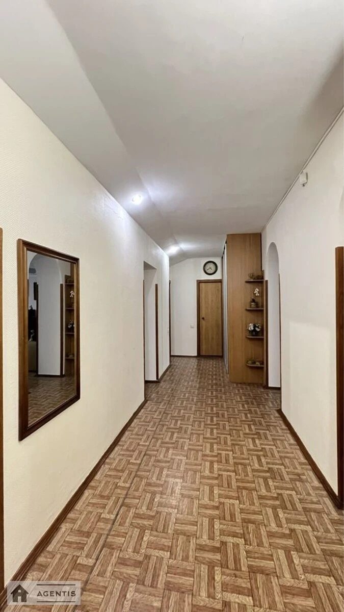 Сдам квартиру 3 комнаты, 100 m², 1 эт./15 этажей. 15, Степана Рудницького вул., Киев. 