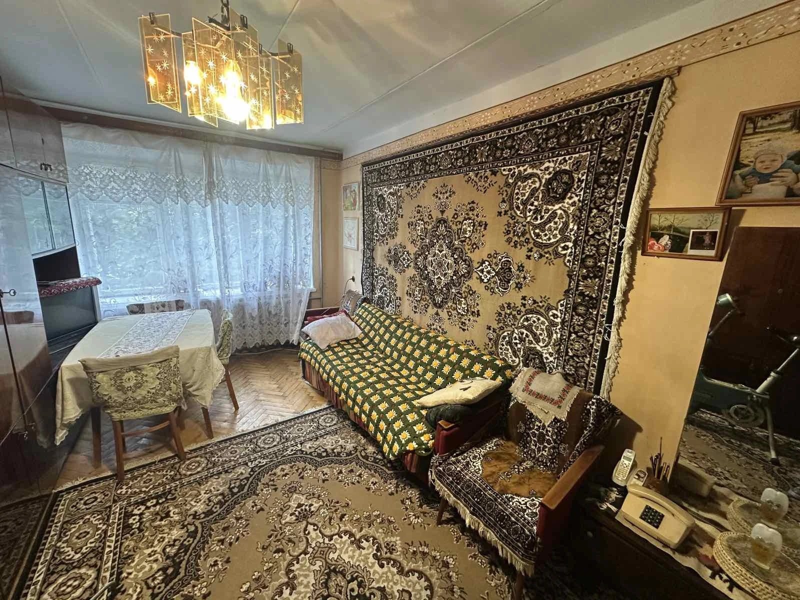 Apartments for sale 3 rooms, 567 m², 3rd fl./5 floors. Восточный, Ternopil. 