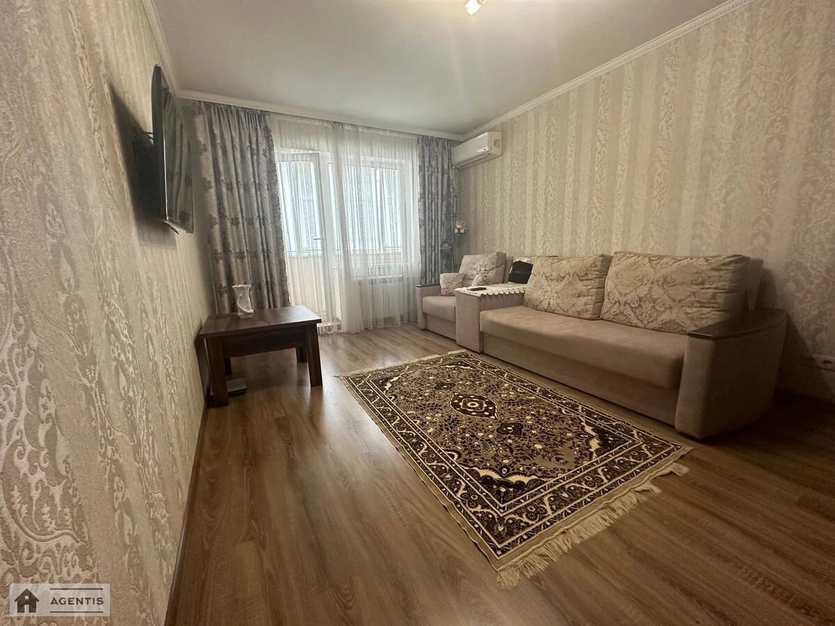 Здам квартиру 2 кімнати, 51 m², 4 пов./10 поверхів. 42, Драгоманова 42, Київ. 