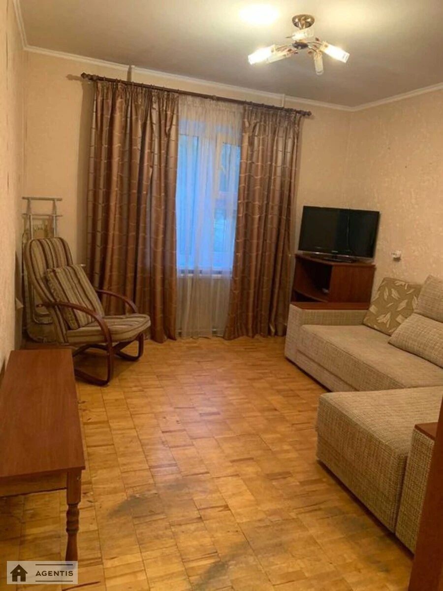 Apartment for rent 1 room, 35 m², 1st fl./16 floors. 18, Revutckogo 18, Kyiv. 